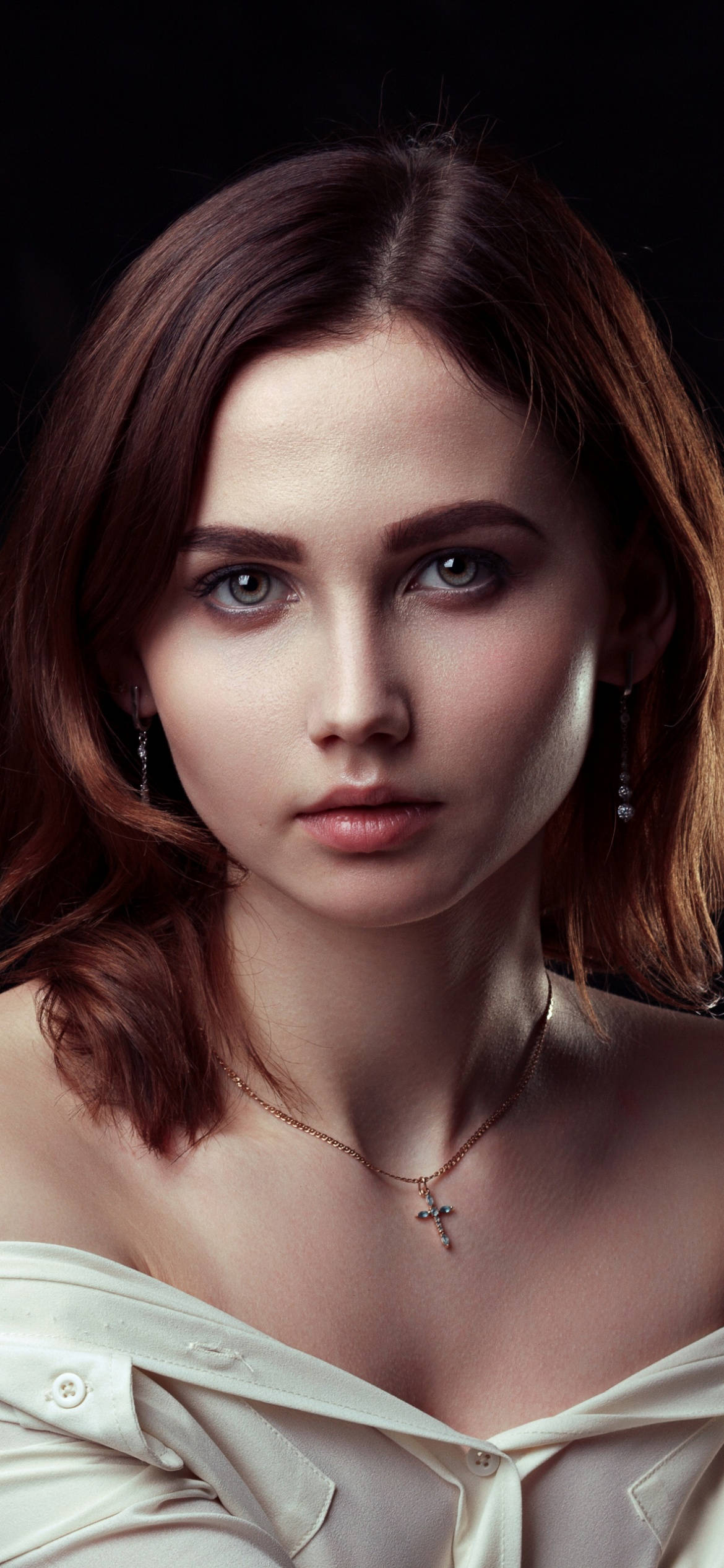 short hair, auburn hair, green eyes, Full HD Phone Wallpaper