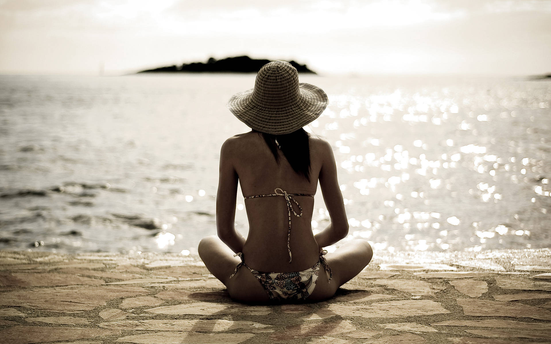 straw hat, stone beach, sunlit ocean, Full HD Desktop Wallpaper