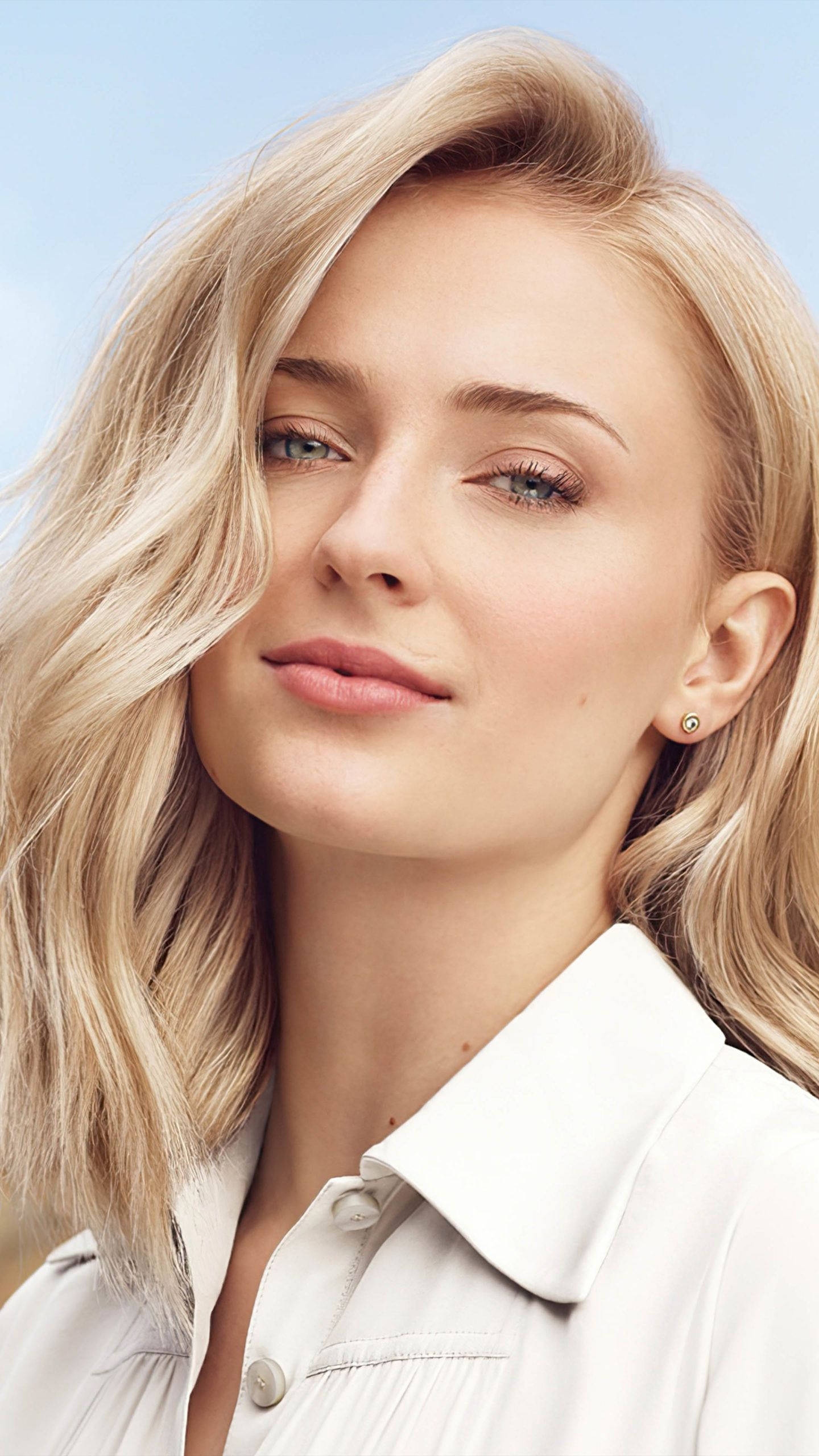 blonde woman, soft waves, gentle smile, 2K Phone Wallpaper