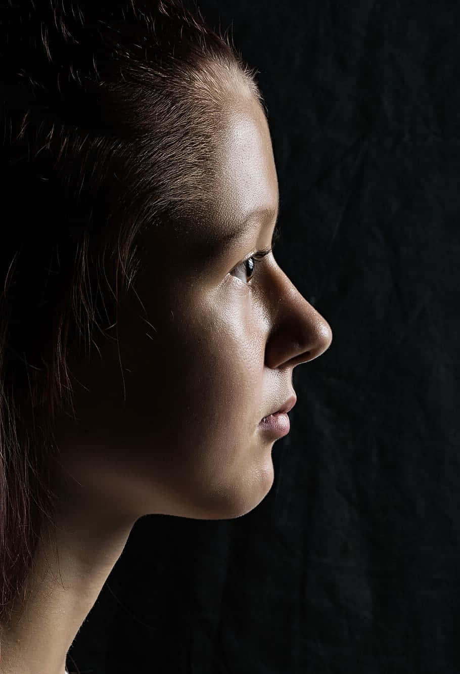 woman, side profile, dramatic side lighting, HD Phone Wallpaper