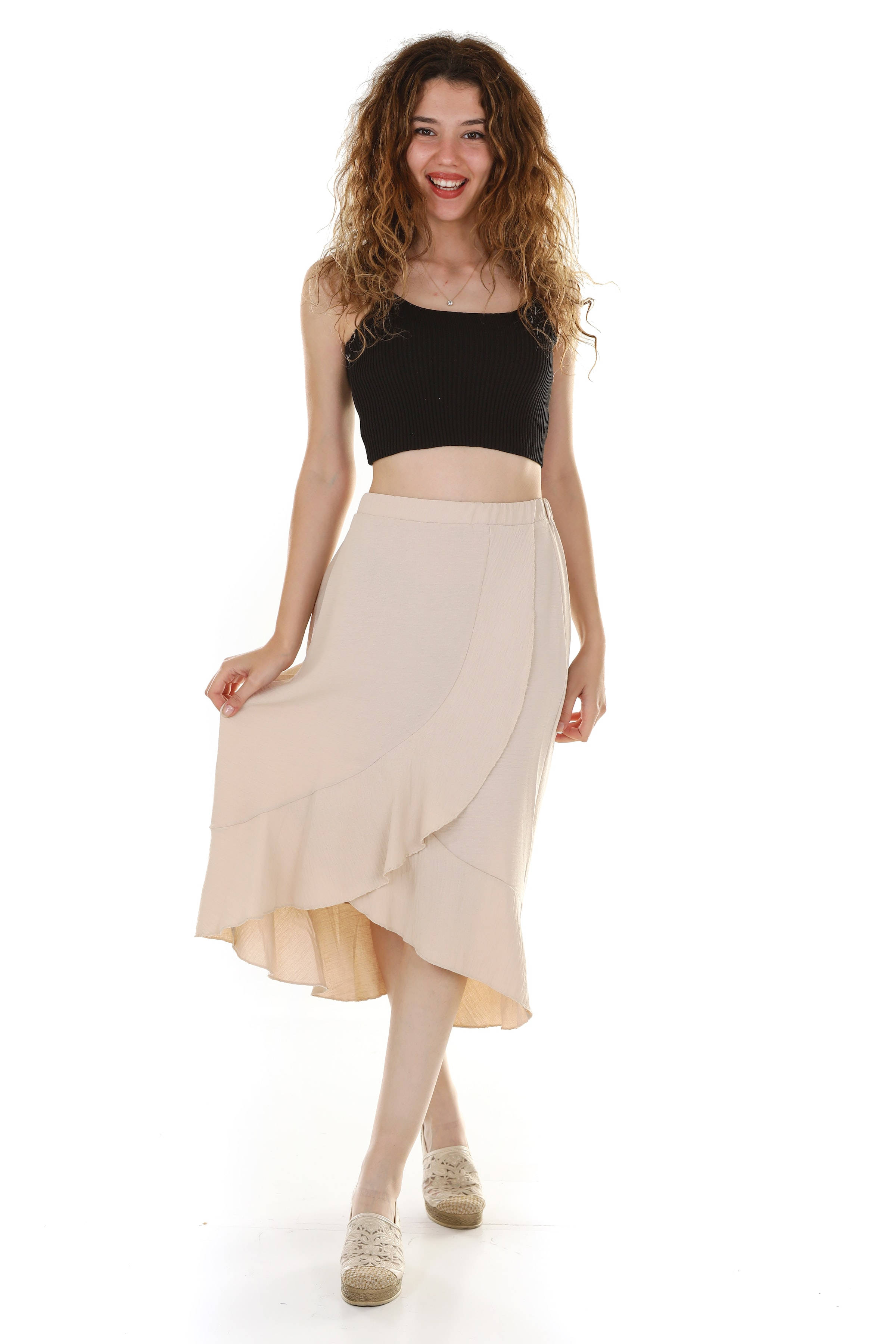 female model, flowy skirt, black crop top, 2K Phone Wallpaper