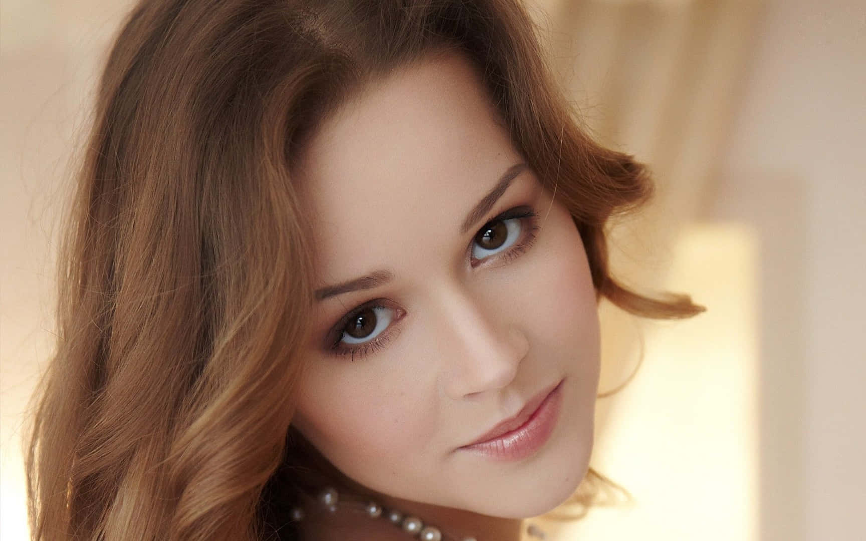young woman, wavy brown hair, pearl necklace, HD Desktop Wallpaper