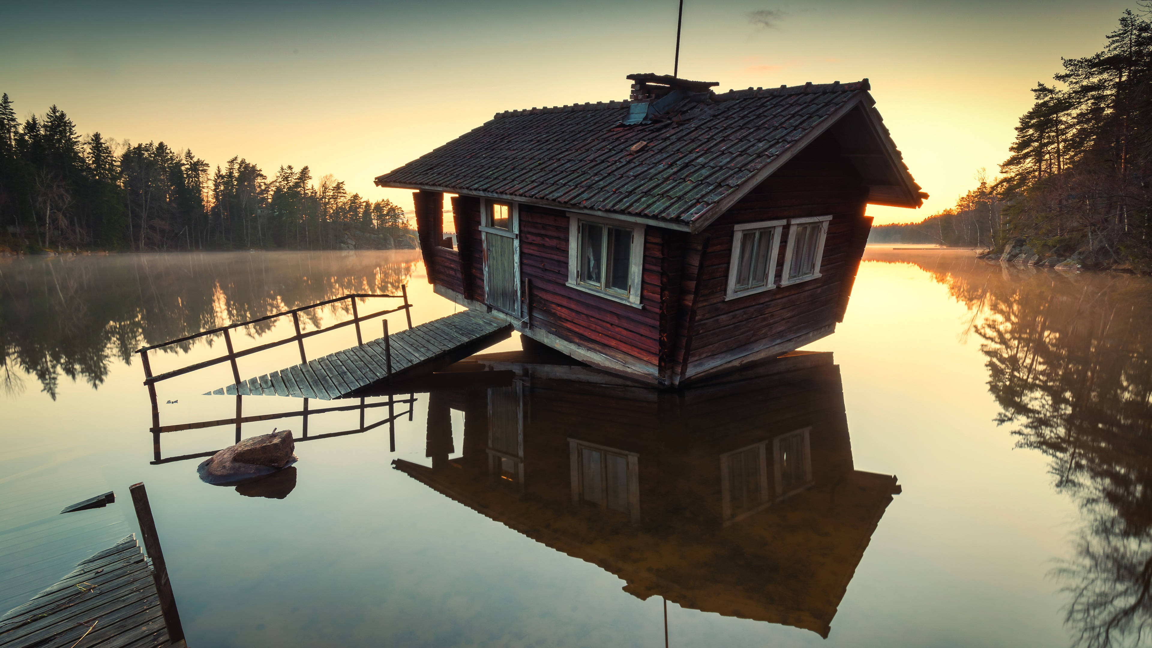 sinking wooden house, rustic wooden cabin, misty lake, 4K Desktop Wallpaper