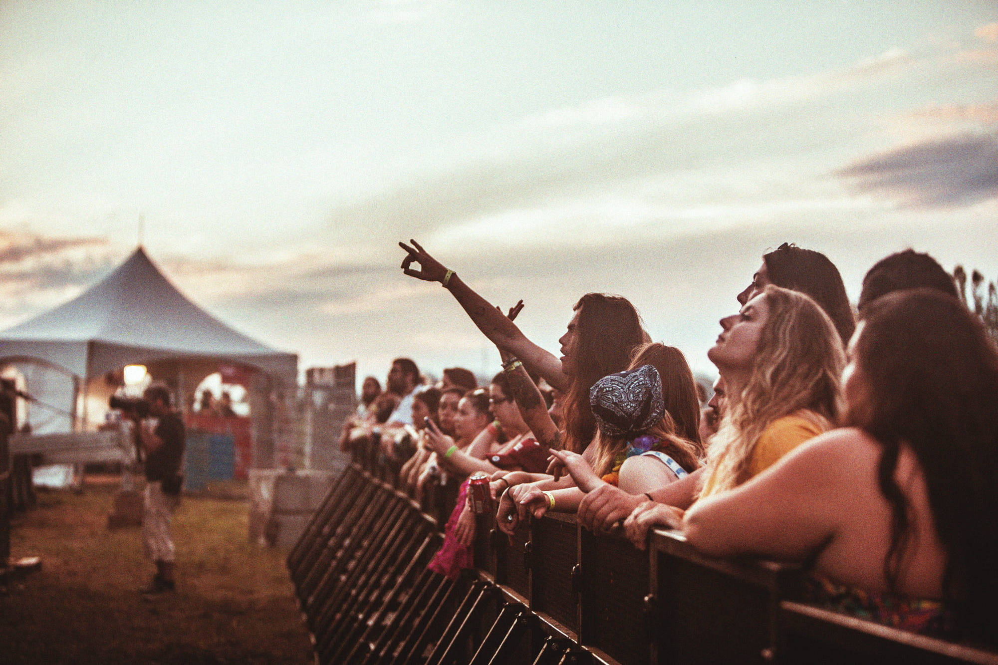 Woodstock, barricade, audience, Full HD Desktop Wallpaper