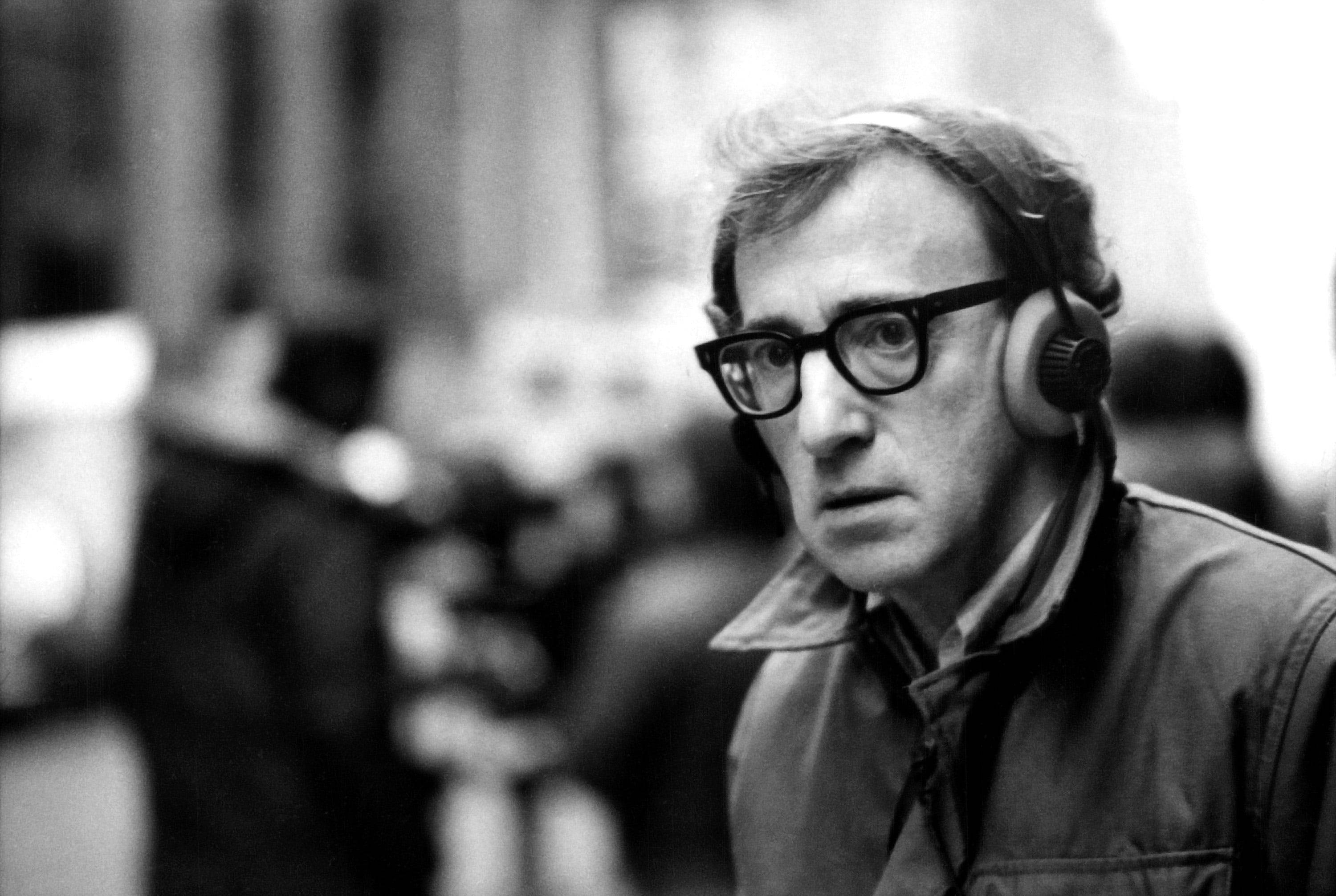 Woody Allen, black and white portrait, glasses, 2K Desktop Wallpaper