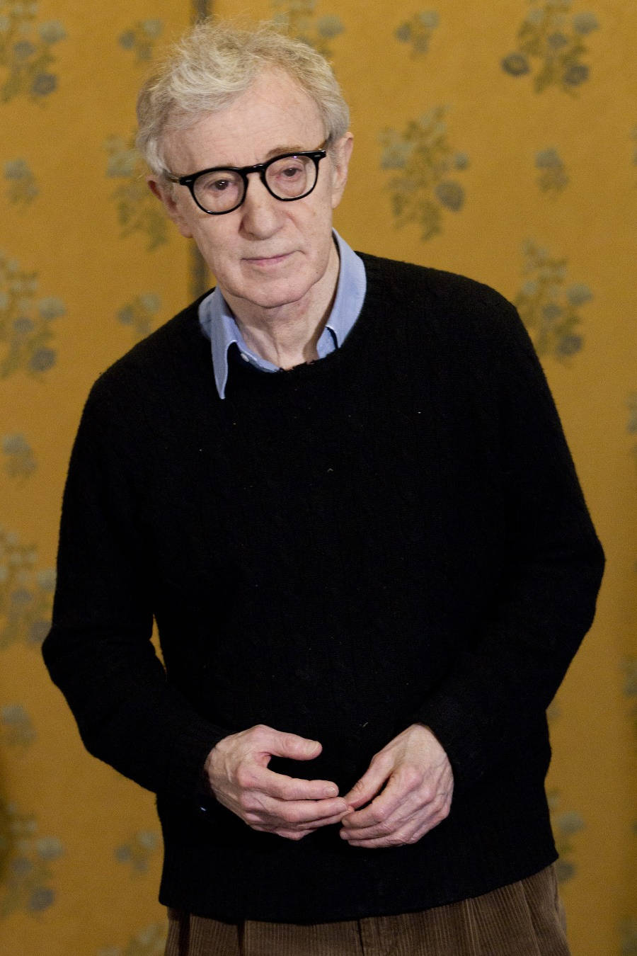 Woody Allen, yellow floral wallpaper, glasses, HD Phone Wallpaper