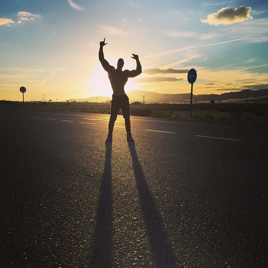 sunset, victory pose, muscular man, SD Desktop Wallpaper