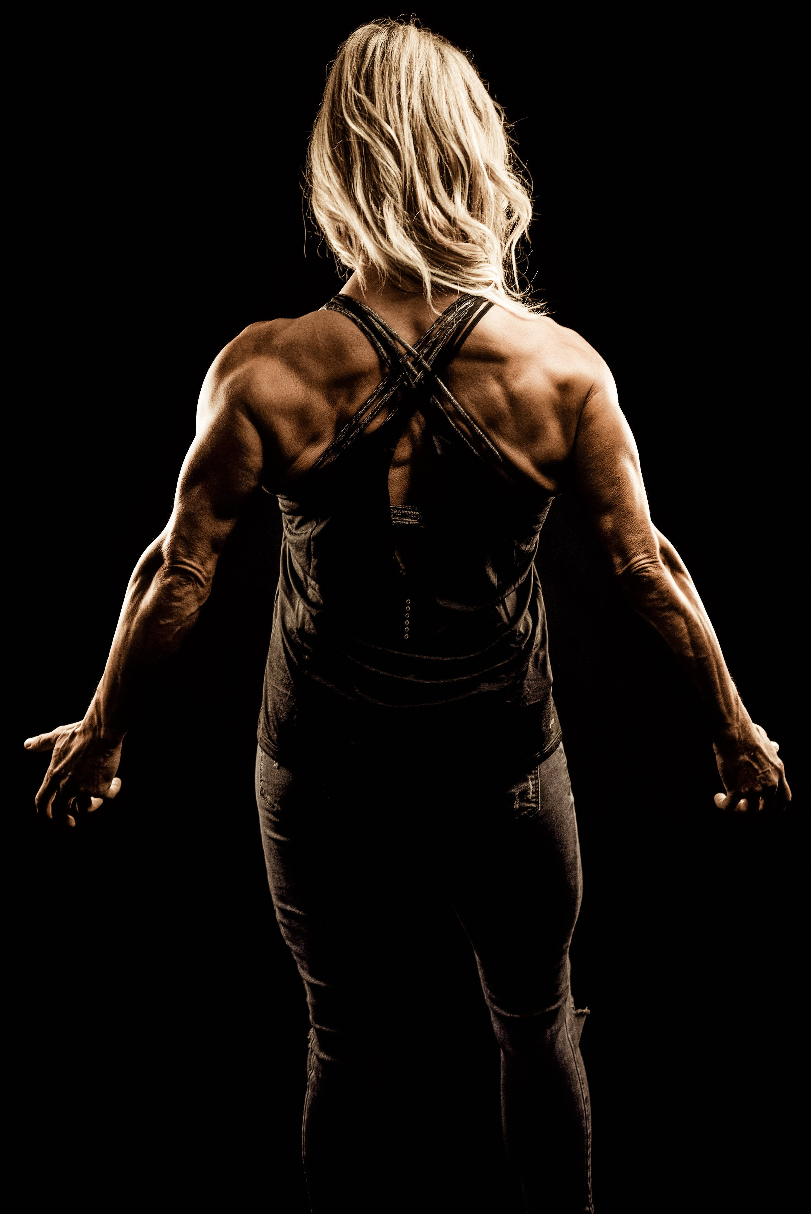 female bodybuilders, muscular woman, blonde hair, 4K Phone Wallpaper