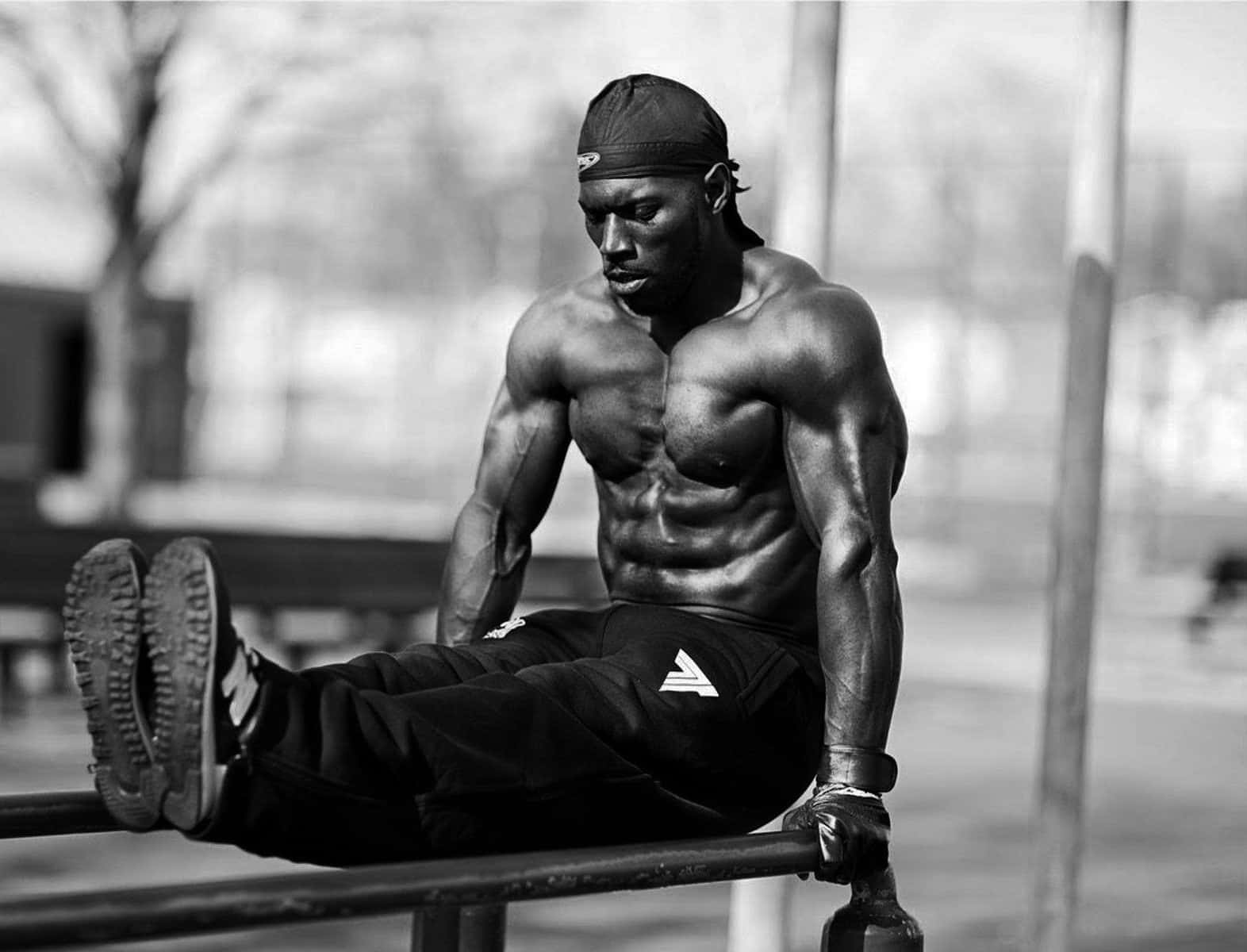 muscular man, parallel bars, black and white, HD Desktop Wallpaper