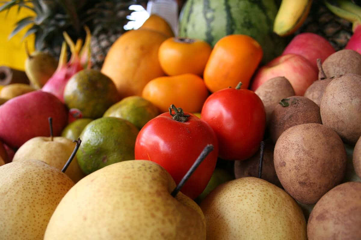 colorful assortment of fruits and vegetables, tomatoes, pears, SD Desktop Wallpaper