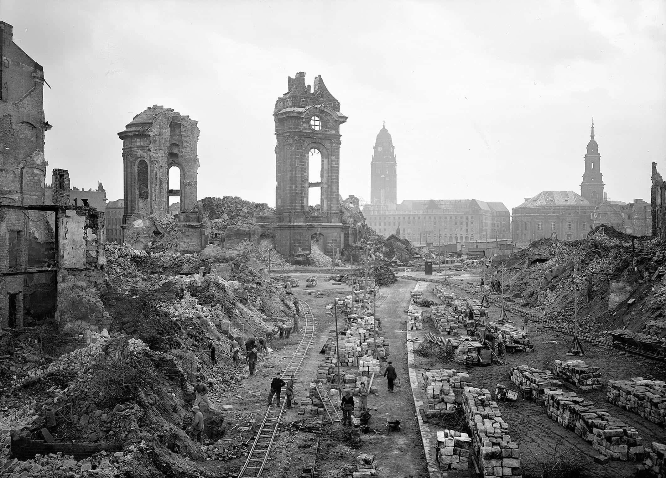 World War 2, black and white photo, devastated cityscape, Full HD Desktop Wallpaper