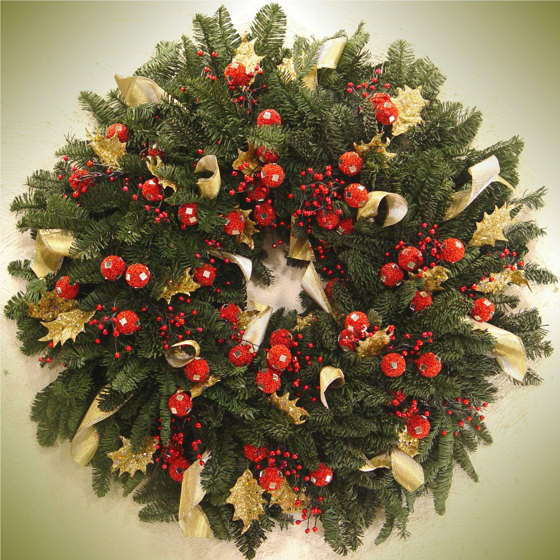 Christmas wreath, gold ribbons, red berries, HD Desktop Wallpaper