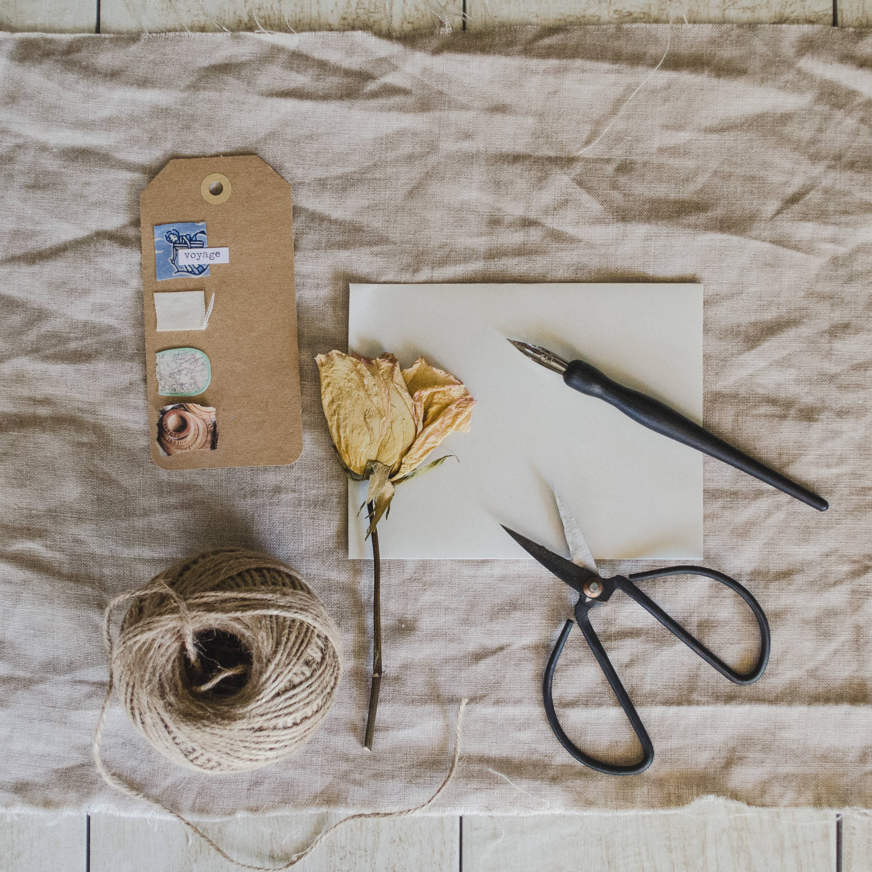 aesthetic journaling, cute writing, scissors, 2K Desktop Wallpaper