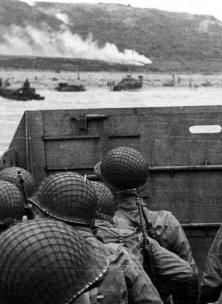 WW2 iPhone, soldiers, helmets, SD Phone Wallpaper