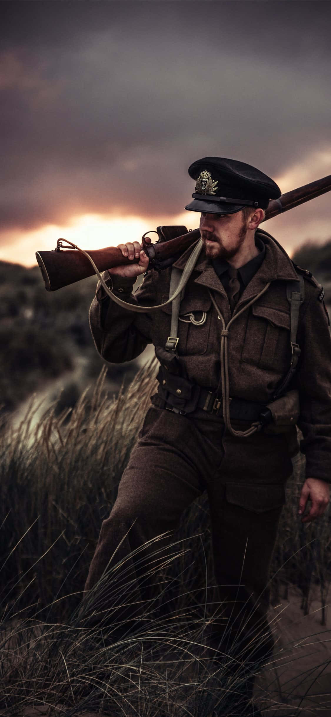WW2 iPhone, vintage uniform, rifle, Full HD Phone Wallpaper