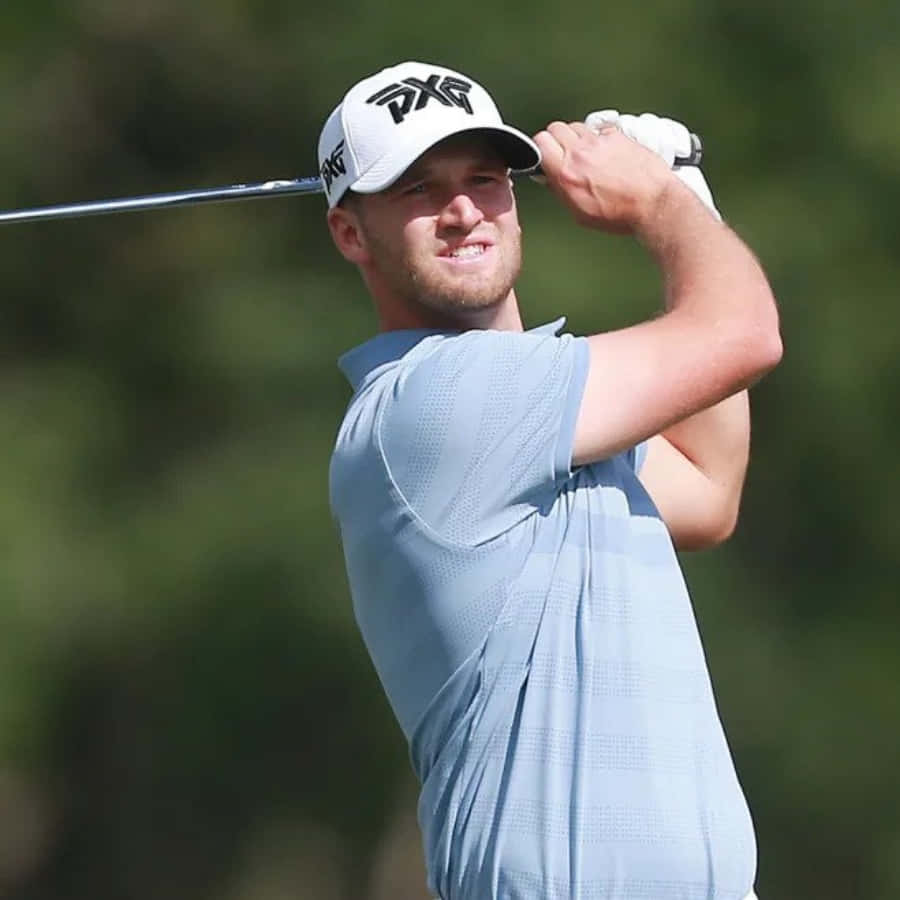 Wyndham Clark, light blue shirt, white cap, SD Desktop Wallpaper