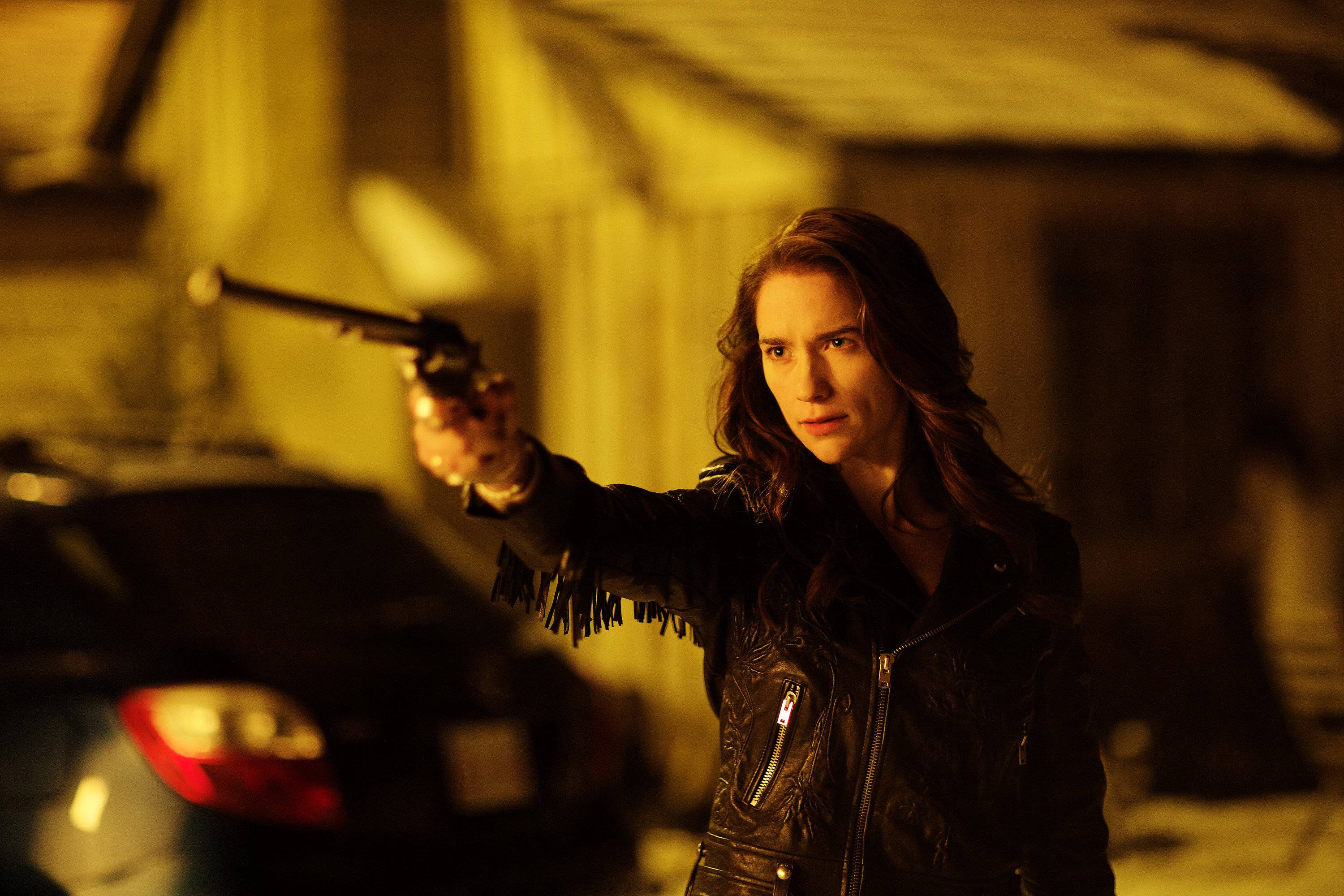 Wynonna Earp, leather jacket, fringed leather jacket, 2K Desktop Wallpaper