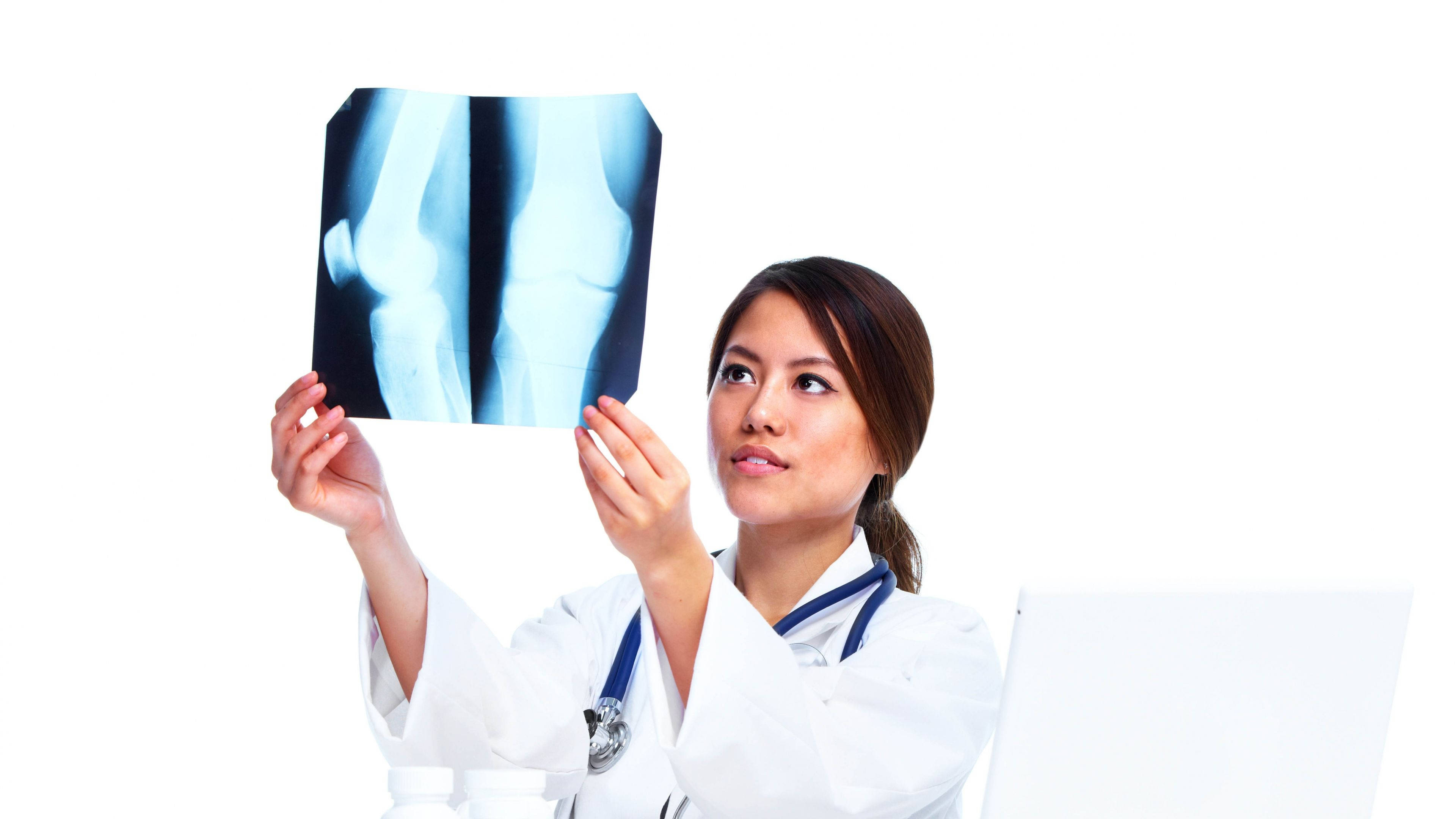 female doctor, white coat, knee x-ray, 4K Desktop Wallpaper