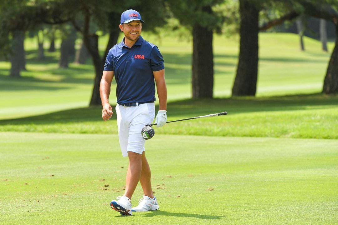 Xander Schauffele, blue USA polo, white shorts, SD Desktop Wallpaper