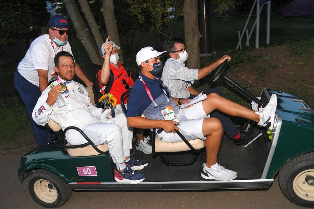Xander Schauffele, golf cart, dusk, SD Desktop Wallpaper