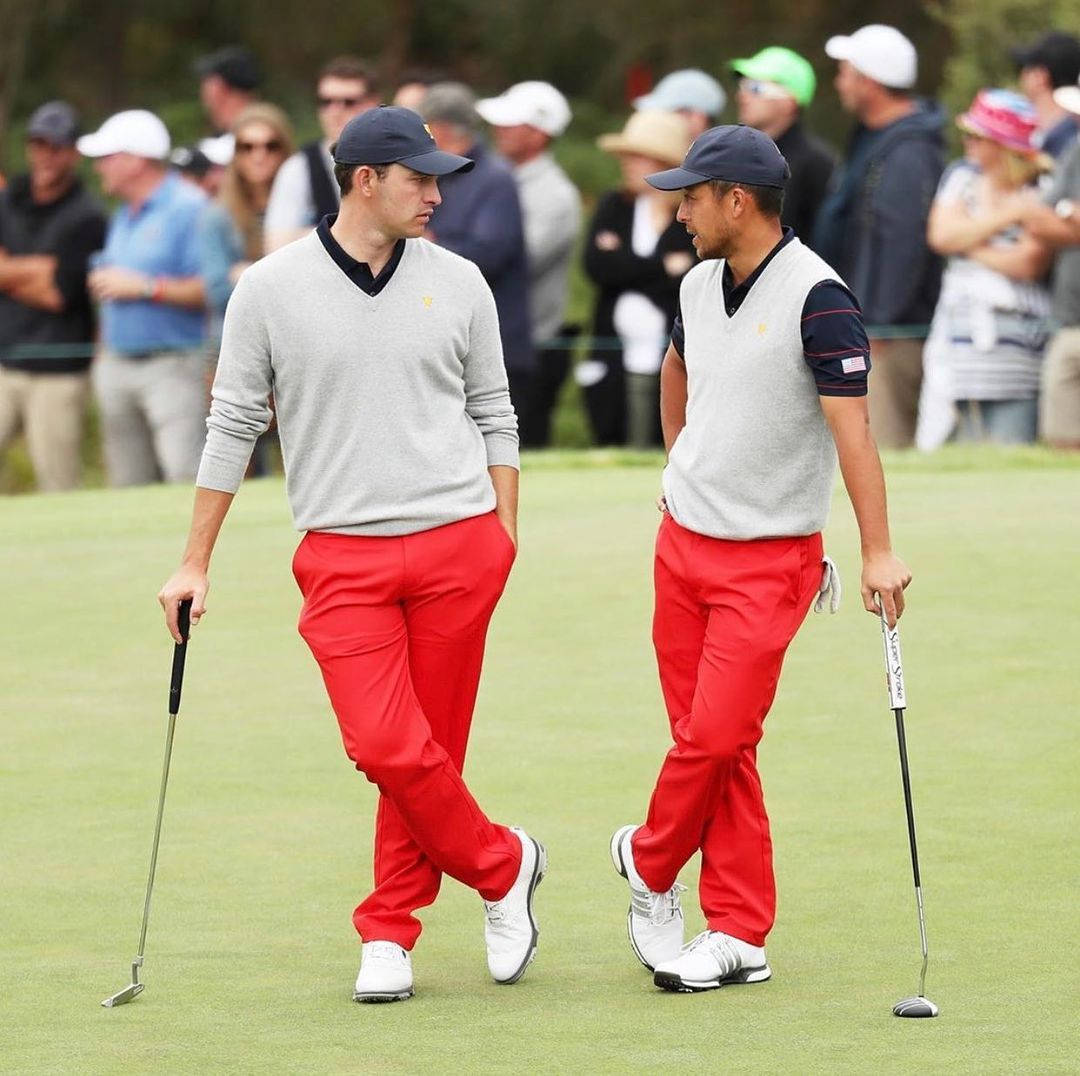 Xander Schauffele, red pants, grey tops, SD Desktop Wallpaper