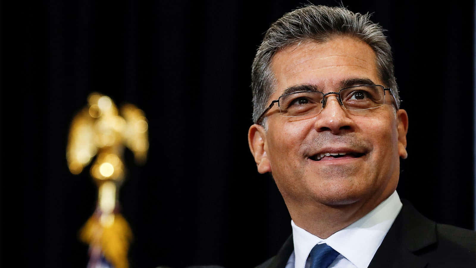 Xavier Becerra, suit, glasses, HD Desktop Wallpaper