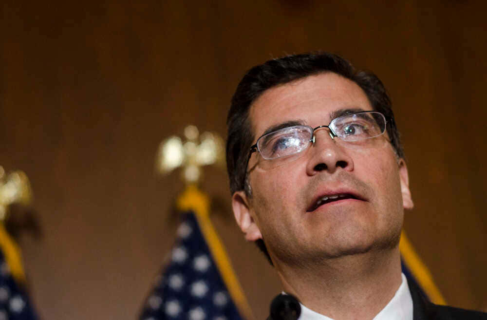Xavier Becerra, glasses, suit, SD Desktop Wallpaper