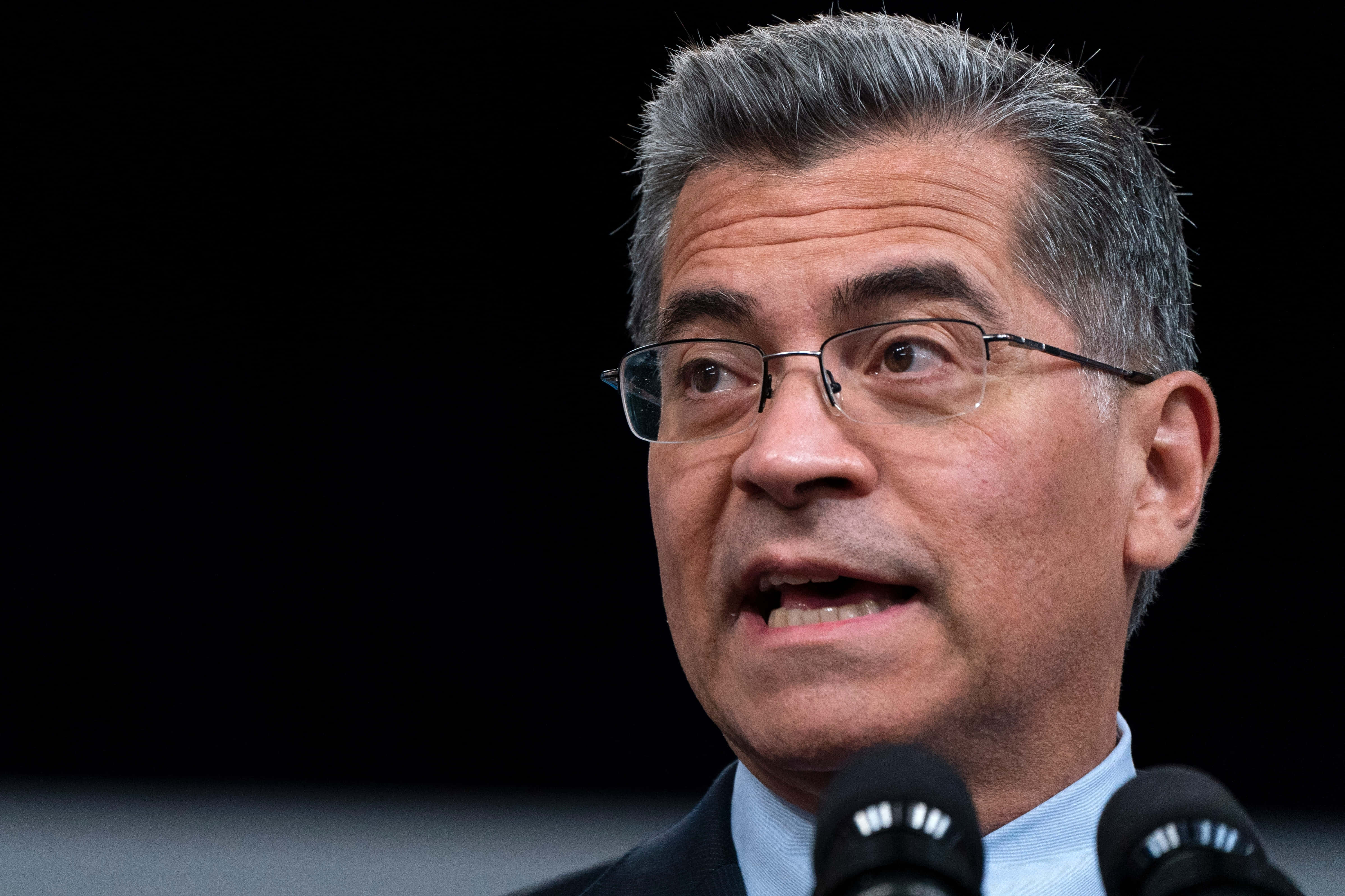Xavier Becerra, gray hair, glasses, 4K Desktop Wallpaper