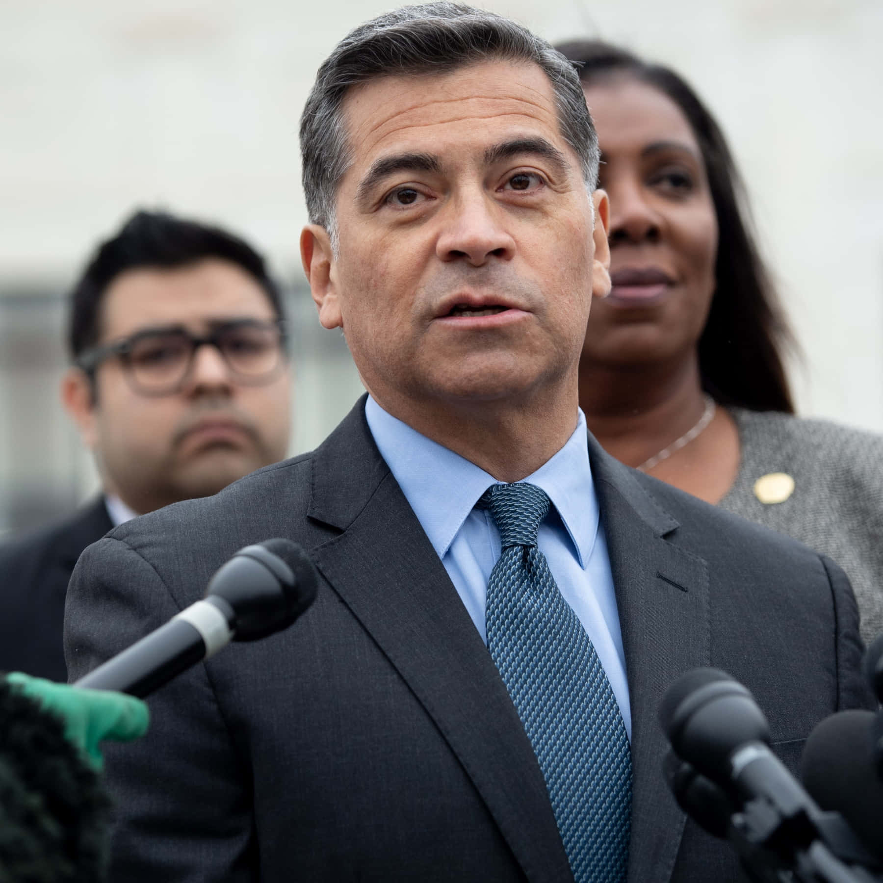 Xavier Becerra, blue tie, dark suit, HD Desktop Wallpaper