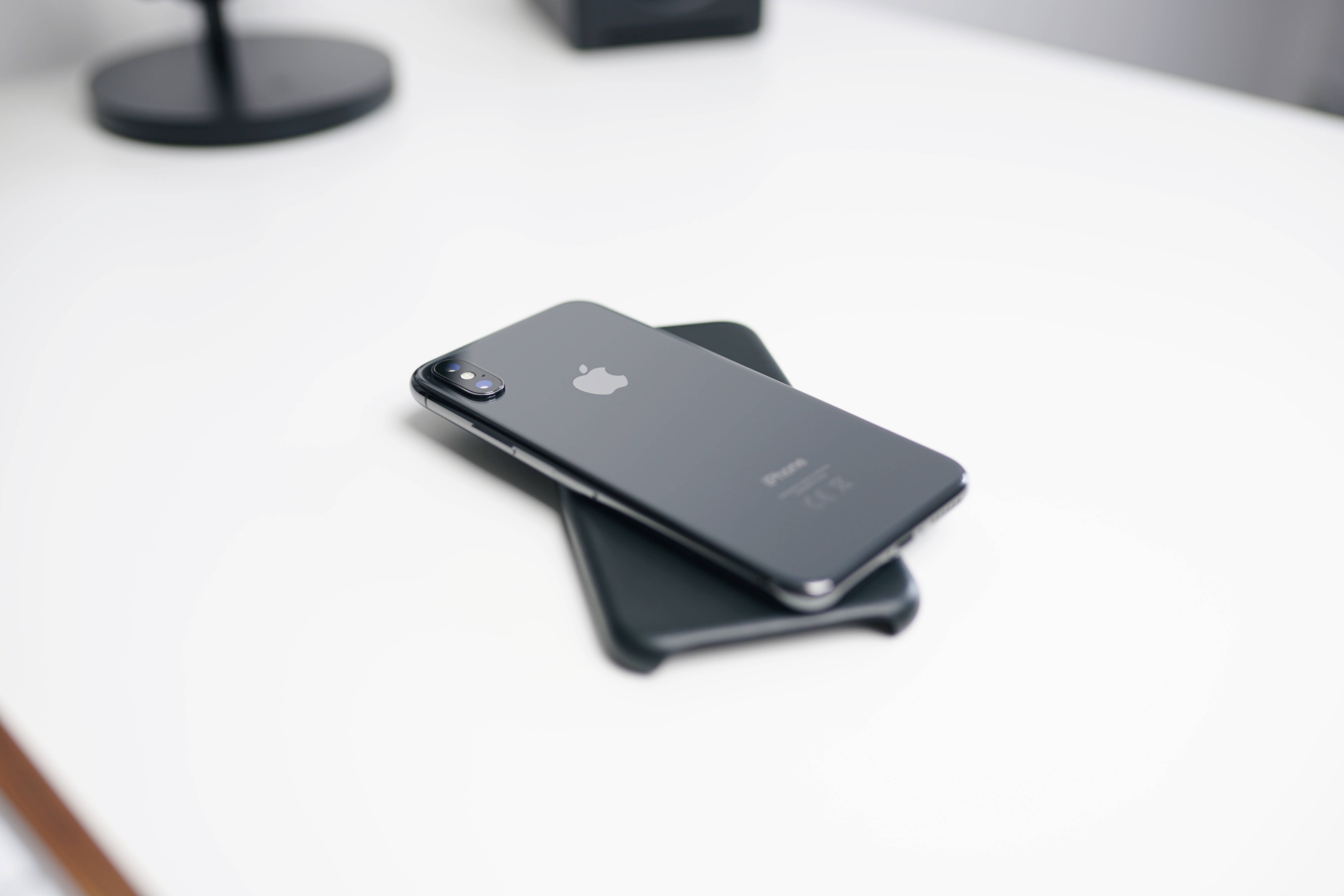 iPhone X, iOS 13, black, 5K Desktop Wallpaper