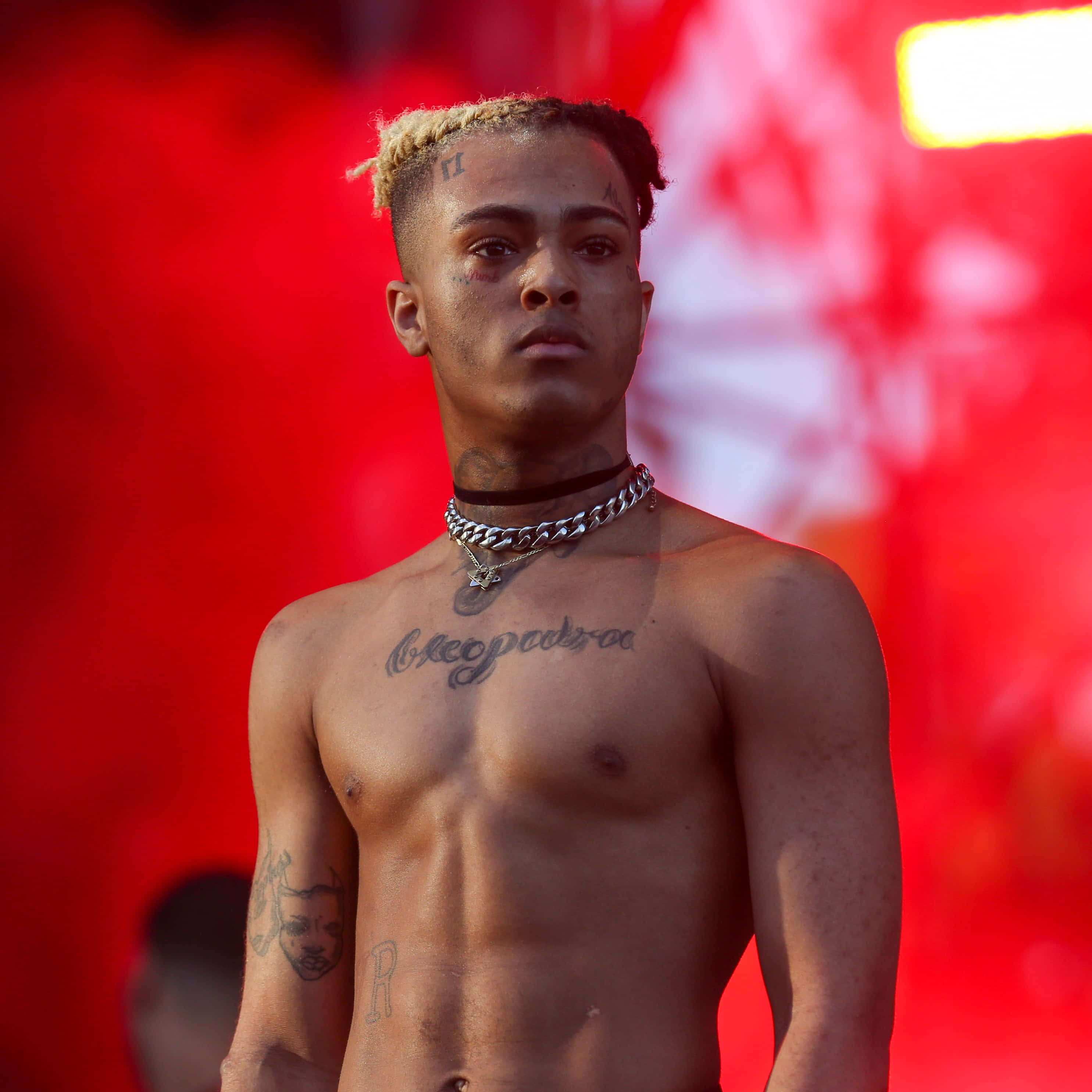 Xxxtentacion, blonde braids, chest tattoo, 2K Desktop Wallpaper