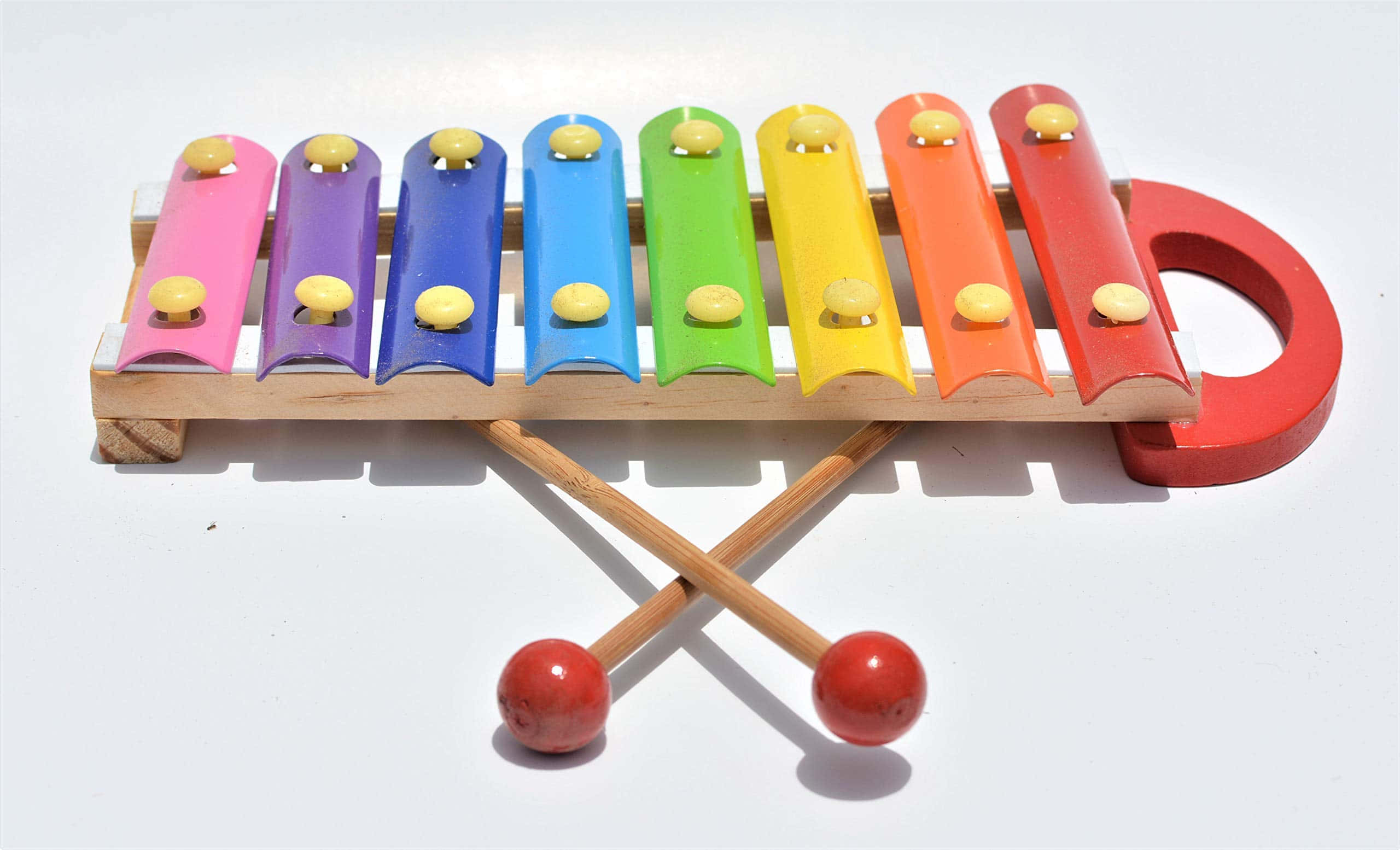 colorful wooden xylophone, rainbow keys, red mallets, 2K Desktop Wallpaper