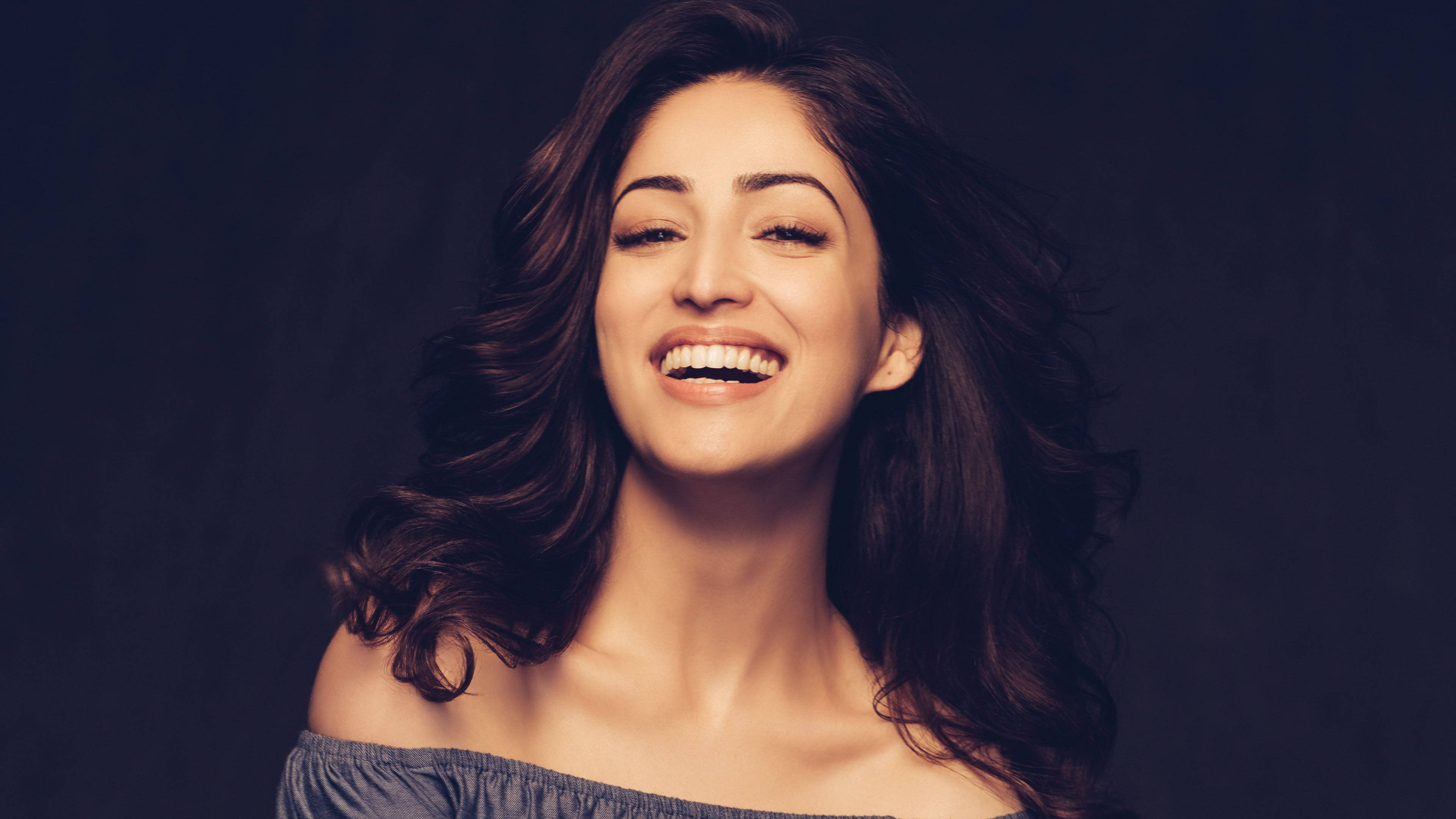 Yami Gautam, featurette, wavy brown hair, 4K Desktop Wallpaper