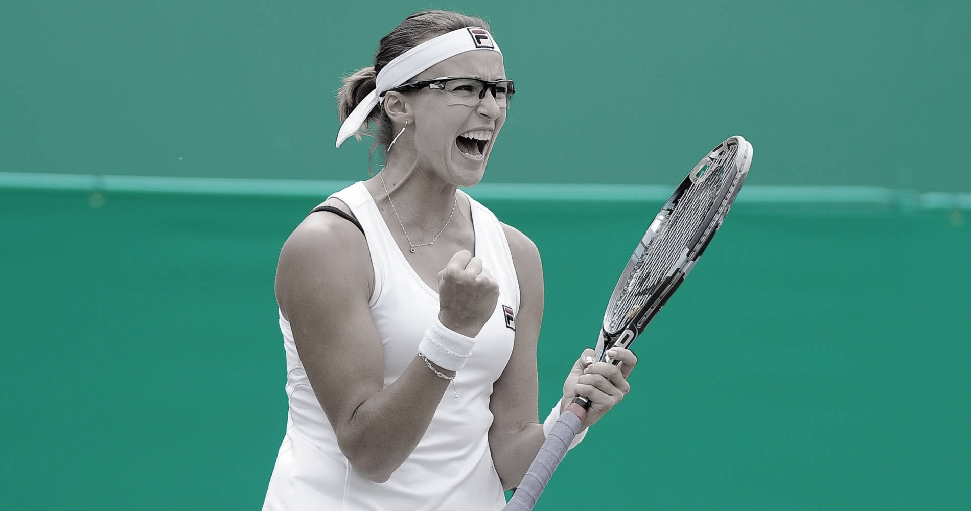 Yaroslava Shvedova, golden set, white gear, HD Desktop Wallpaper