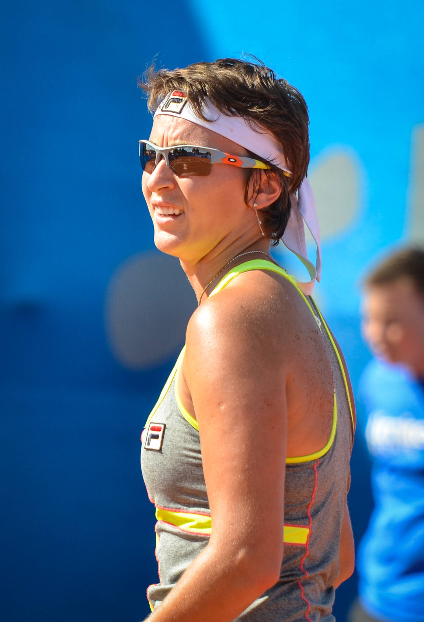 Yaroslava Shvedova, gray and neon yellow outfit, bright sunlight, Full HD Phone Wallpaper