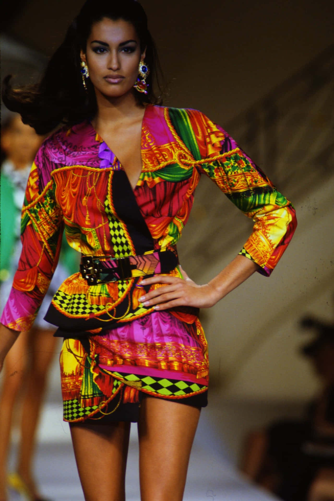 Yasmeen Ghauri, 90s supermodel, runway, HD Phone Wallpaper