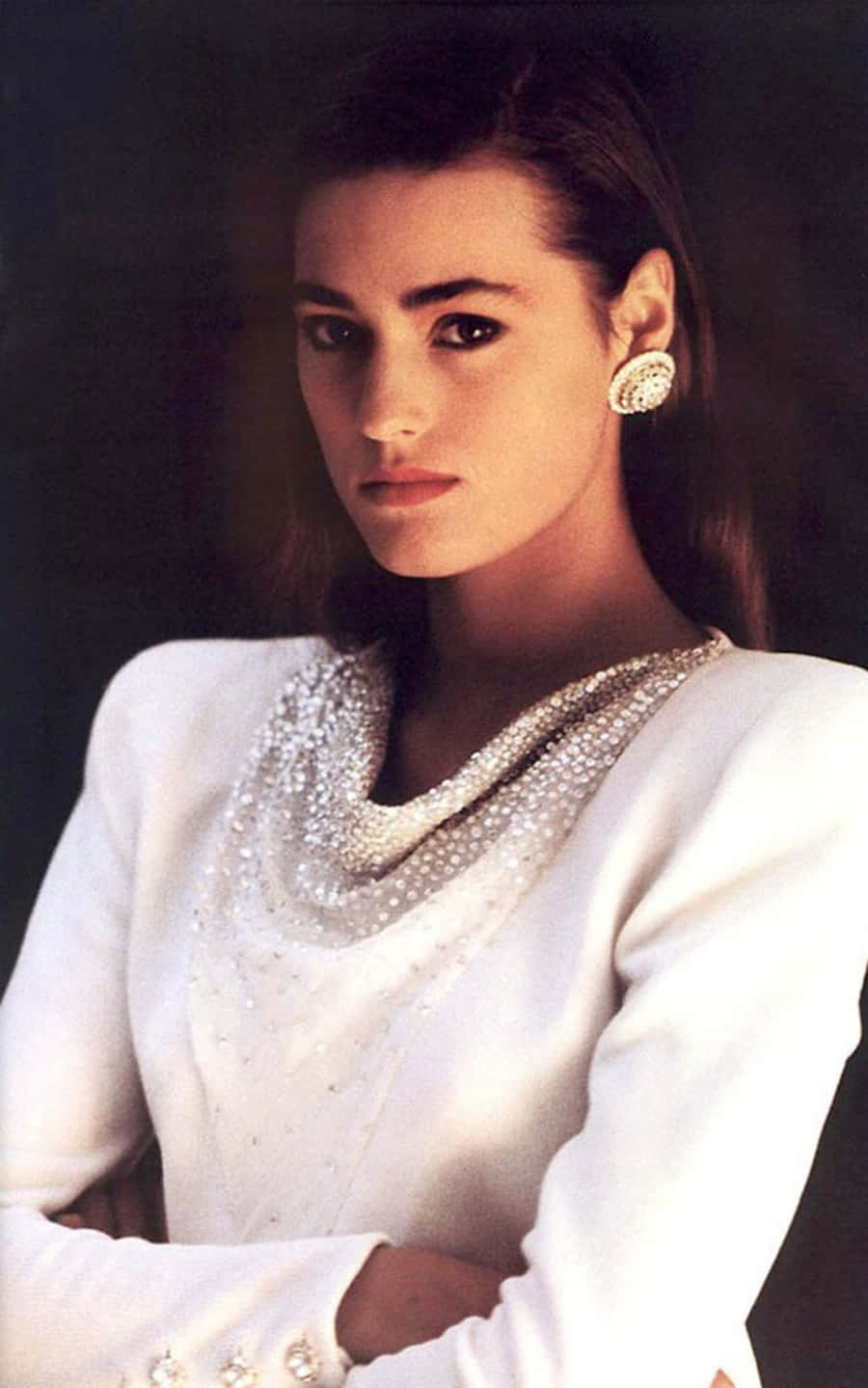 Yasmin Le Bon, white beaded blouse, intense eyes, HD Phone Wallpaper