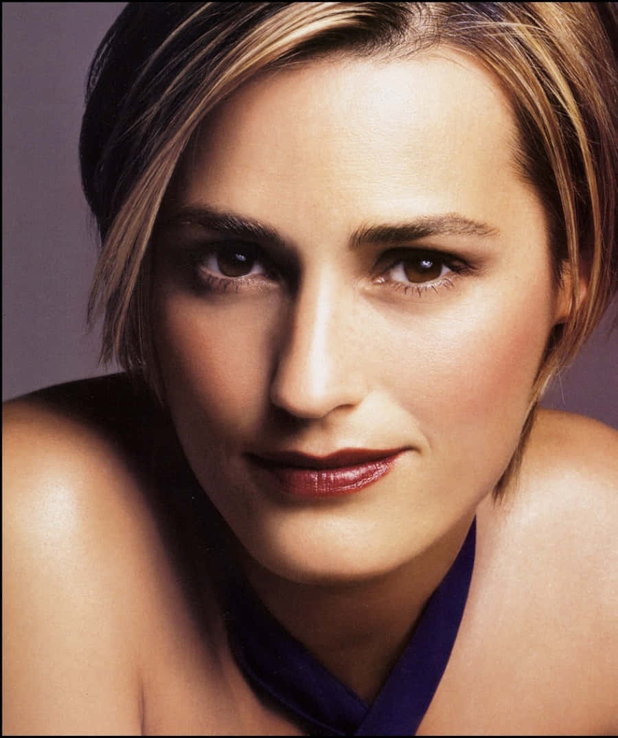 Yasmin Le Bon, short blonde hair, red lips, SD Phone Wallpaper