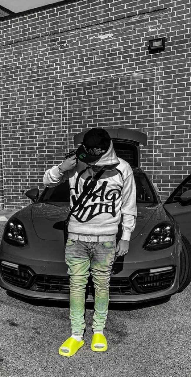 Yeat, neon yellow slippers, sleek sports car, HD Phone Wallpaper