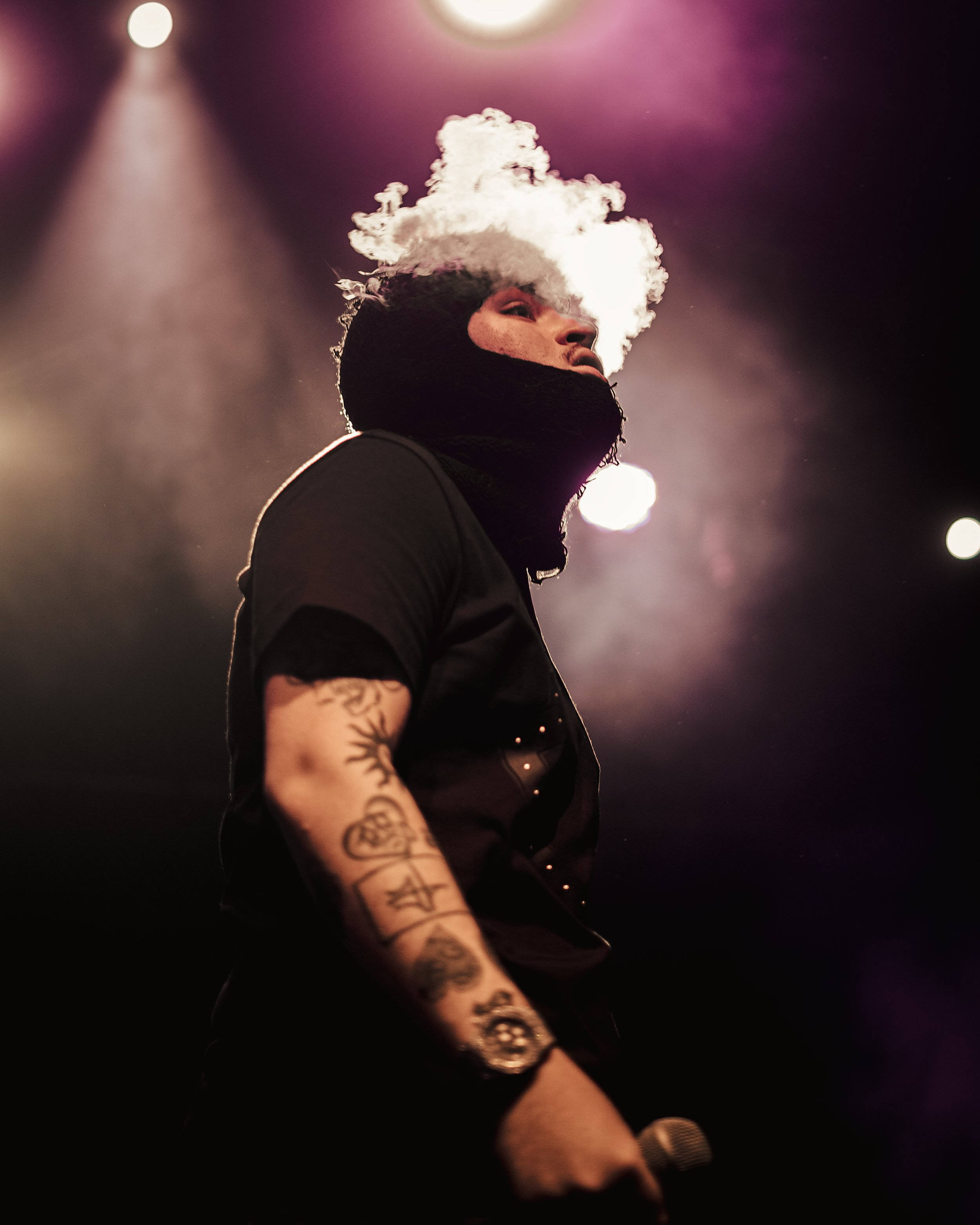 Yeat, stage, stage lights, 2K Phone Wallpaper