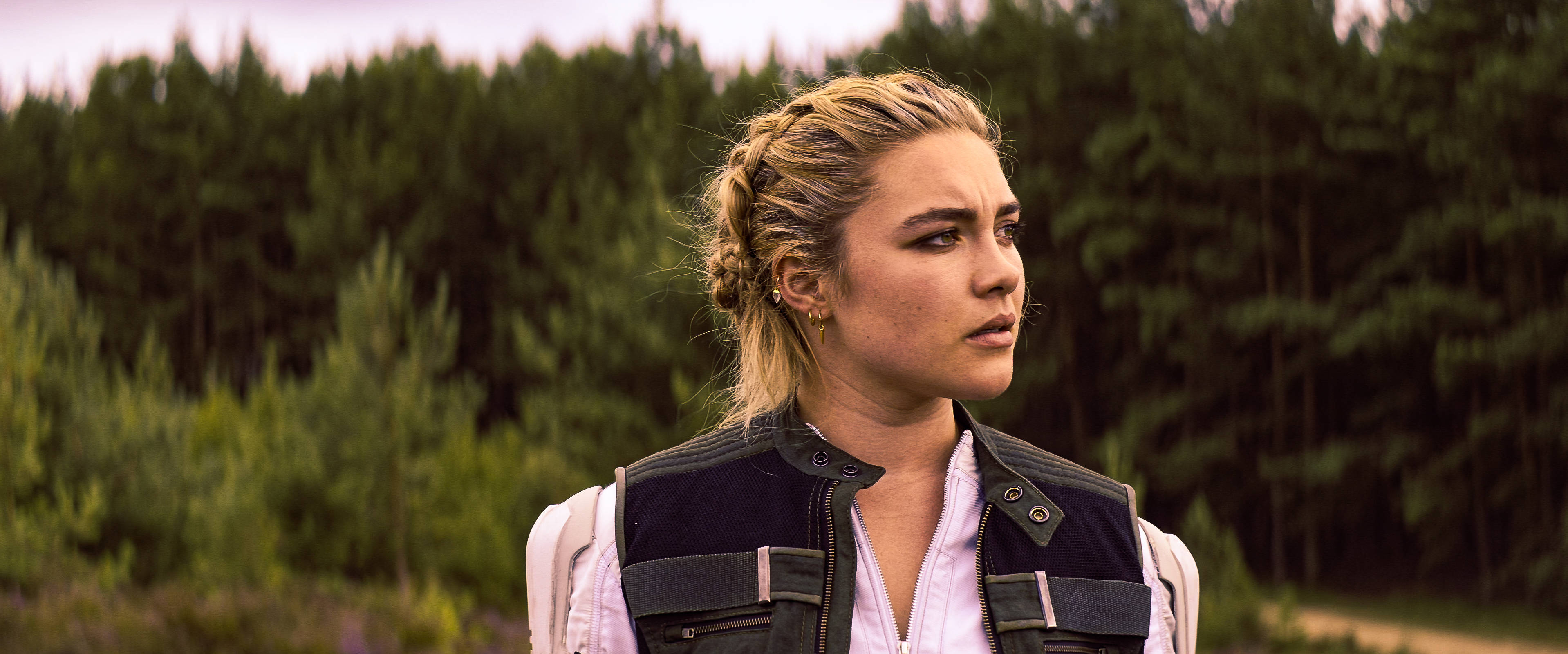 Yelena Belova, braided blonde hair, dark vest, 2K Desktop Wallpaper