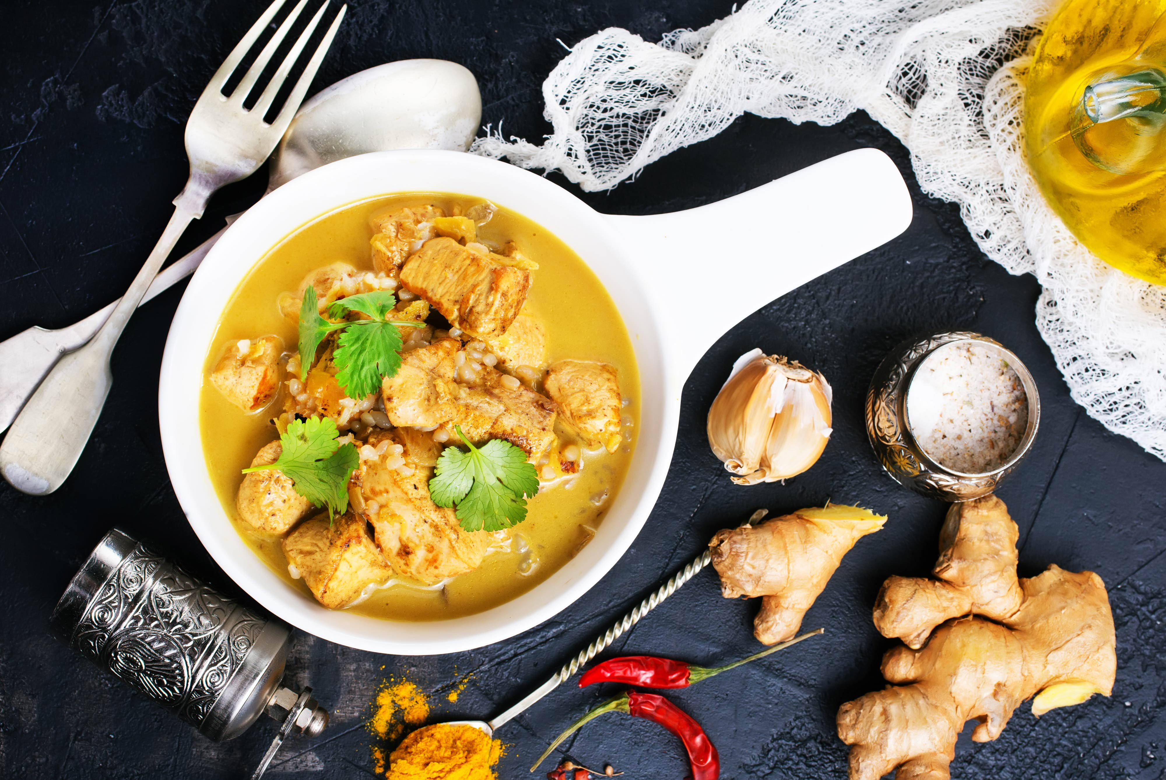 Yellow Curry, chicken, cilantro, 4K Desktop Wallpaper