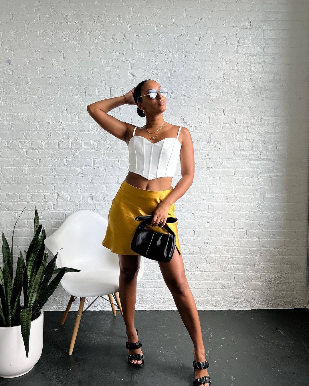 mustard skirt, white crop top, white brick wall, HD Phone Wallpaper