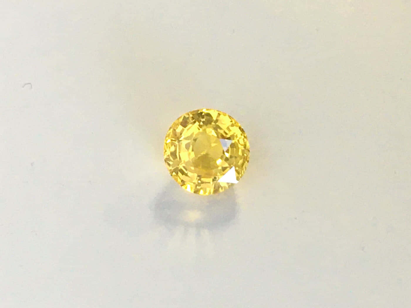 Yellow Sapphire, yellow round-cut gemstone, facets, HD Desktop Wallpaper
