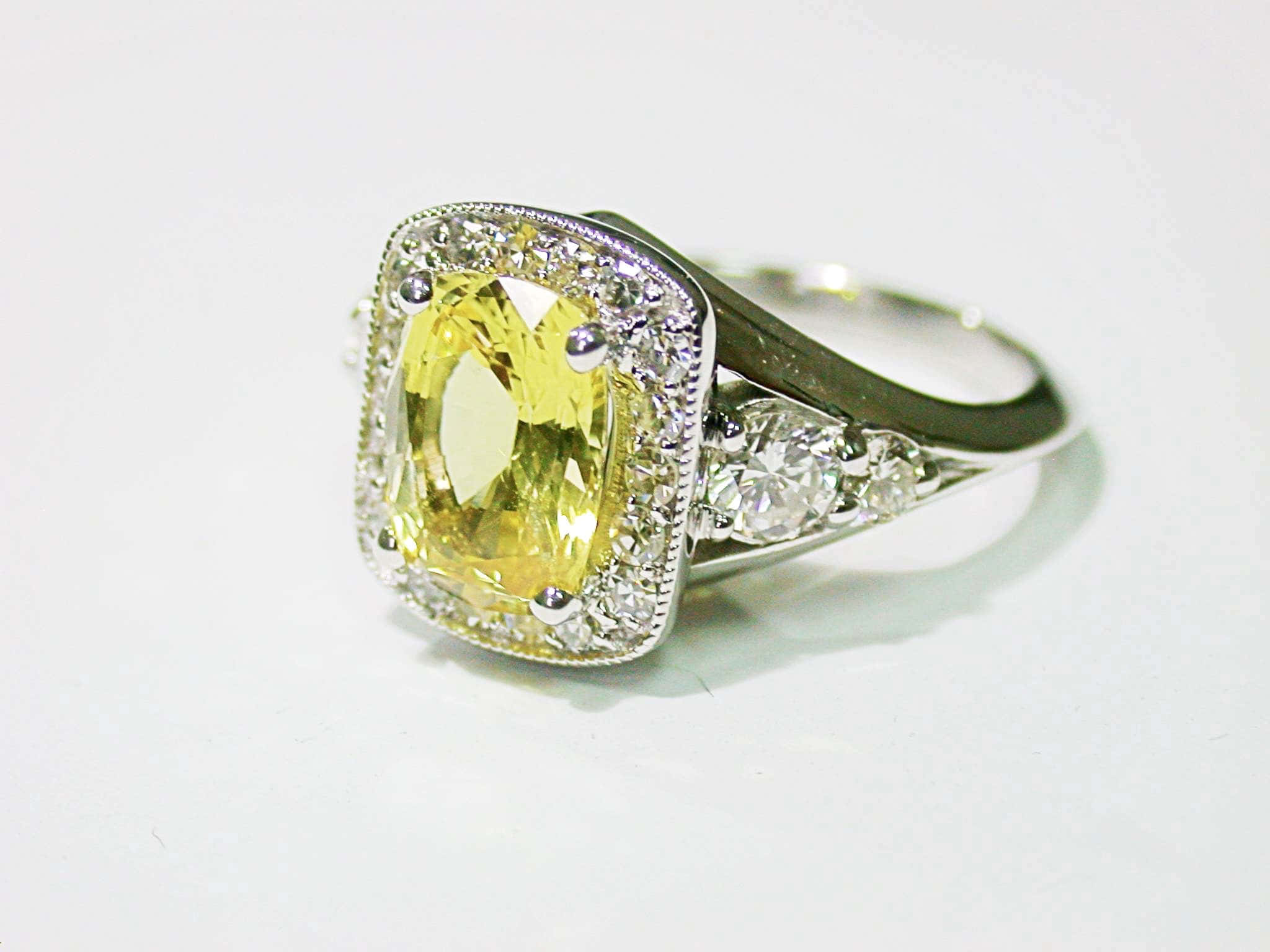 Yellow Sapphire, diamond halo, side accents, Full HD Desktop Wallpaper