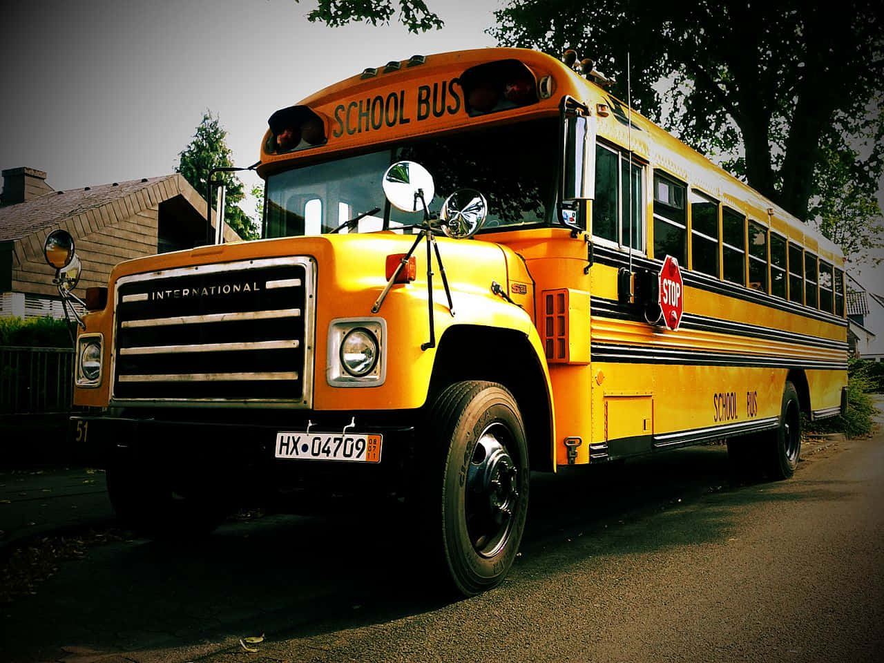 vintage yellow school bus, stop sign, residential street, HD Desktop Wallpaper