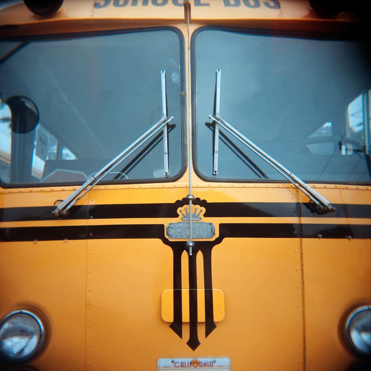 Yellow School Bus, vintage yellow school bus, black stripes, SD Desktop Wallpaper