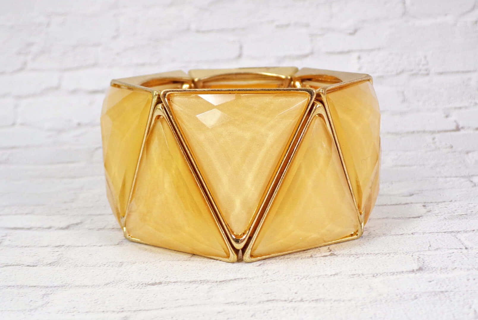 yellow triangle, gold bangle, triangular facets, HD Desktop Wallpaper