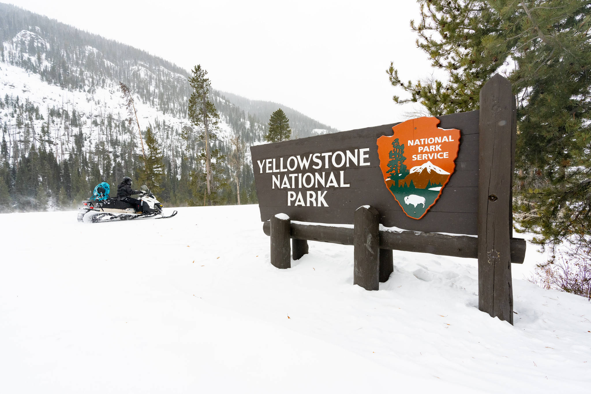 Yellowstone National Park, snowmobile, wooden sign, Full HD Desktop Wallpaper