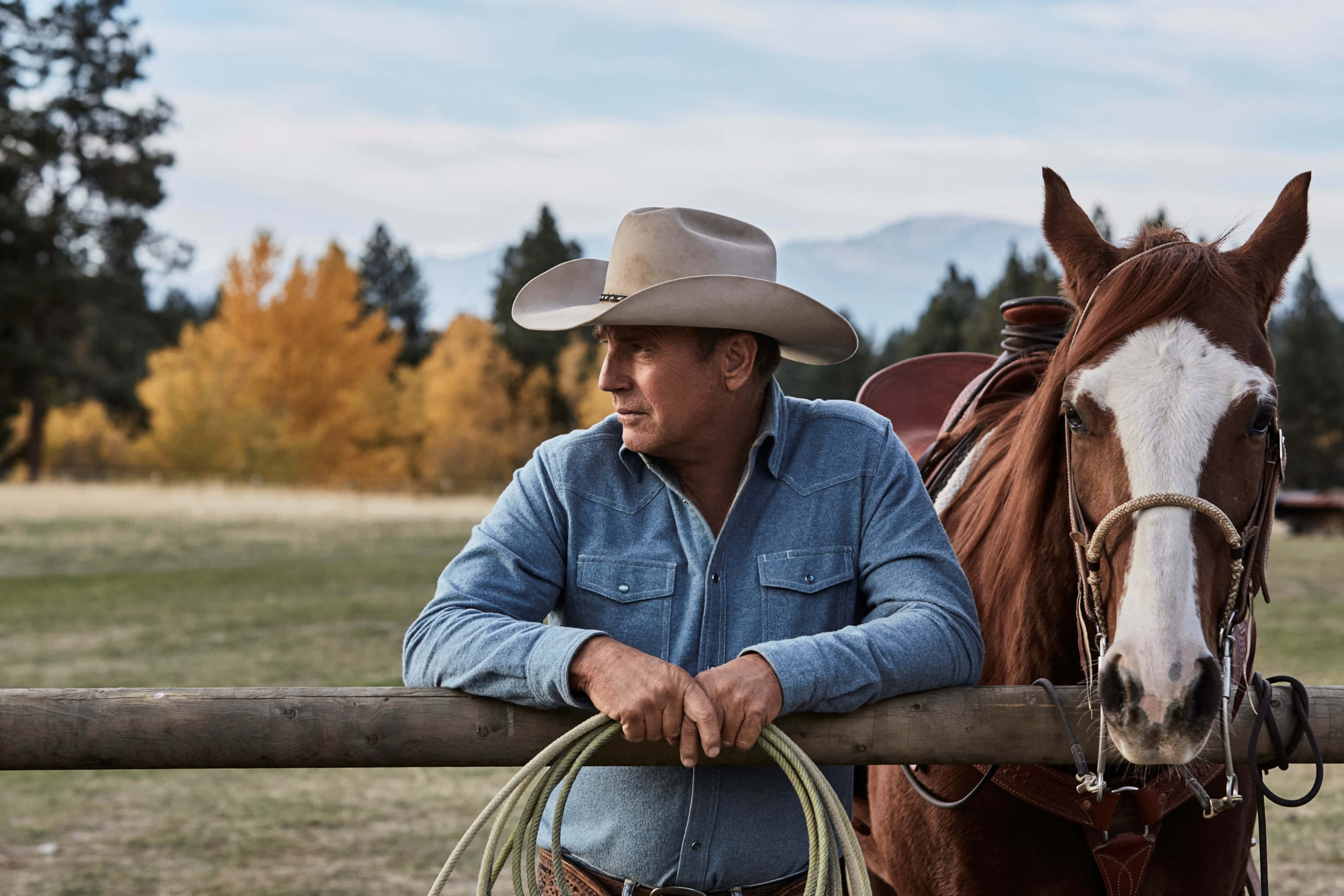 Yellowstone, blue shirt, hat, 2K Desktop Wallpaper